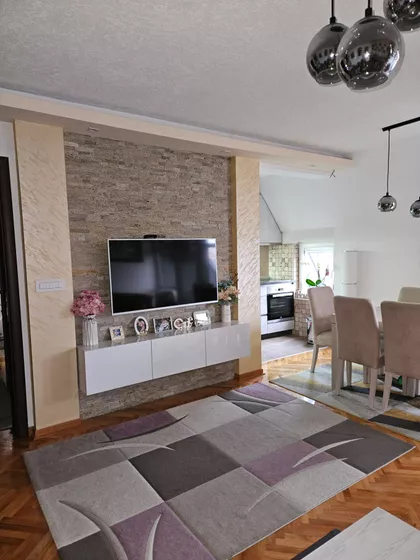 Sutjeskina 22 | 4zida.rs