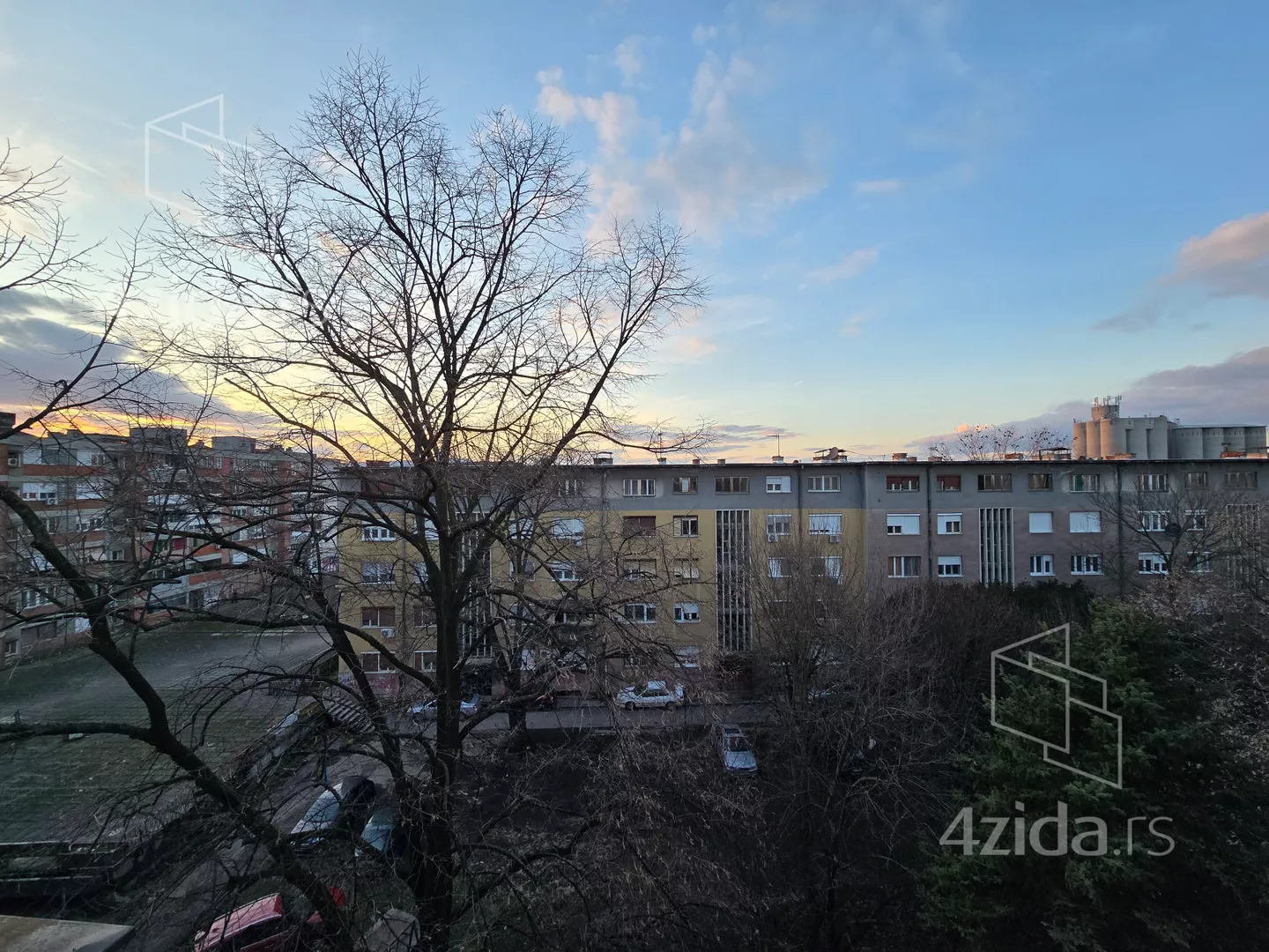 Dvoiposoban stan | 4zida