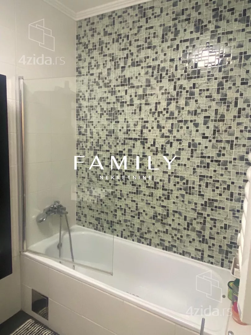 Četvoroiposoban stan | 4zida