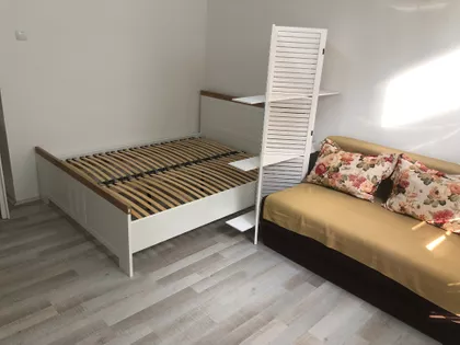 Vukov Spomenik | 4zida.rs