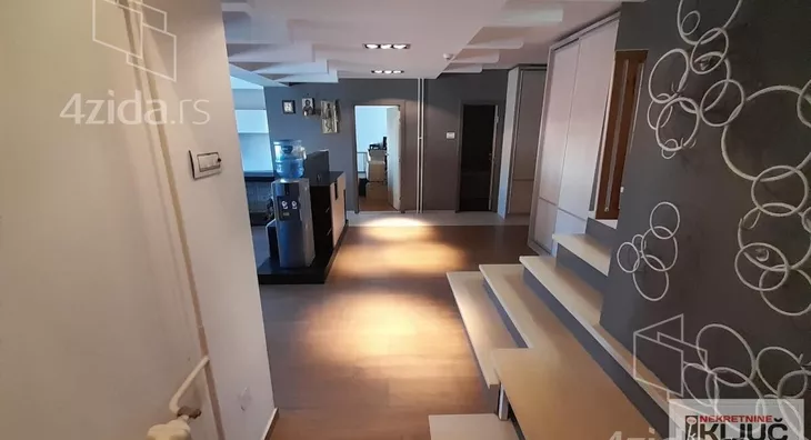 Petosoban stan | 4zida