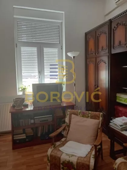 Vukov Spomenik | 4zida.rs