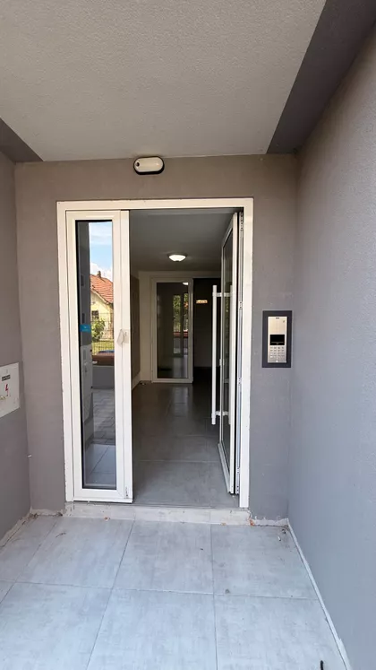 Velibora Markovića 39 | 4zida.rs