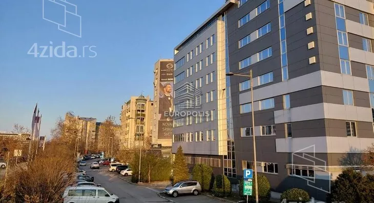 Četvoroiposoban stan | 4zida