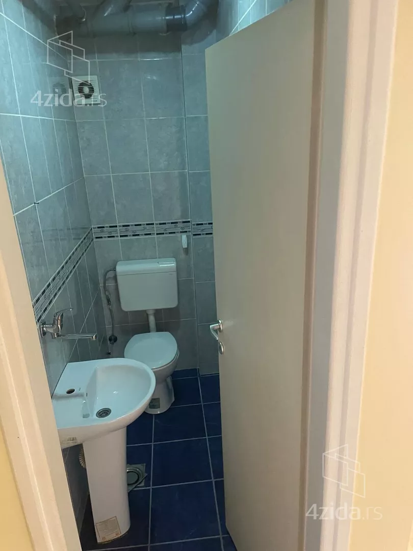 Četvoroiposoban stan | 4zida