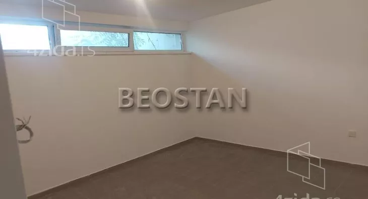 Šestosoban stan | 4zida