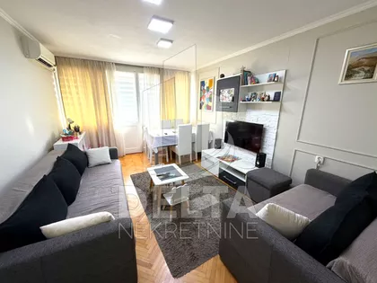 Crveni Pevac | 4zida.rs