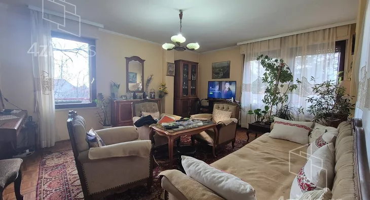 Četvoroiposoban stan | 4zida