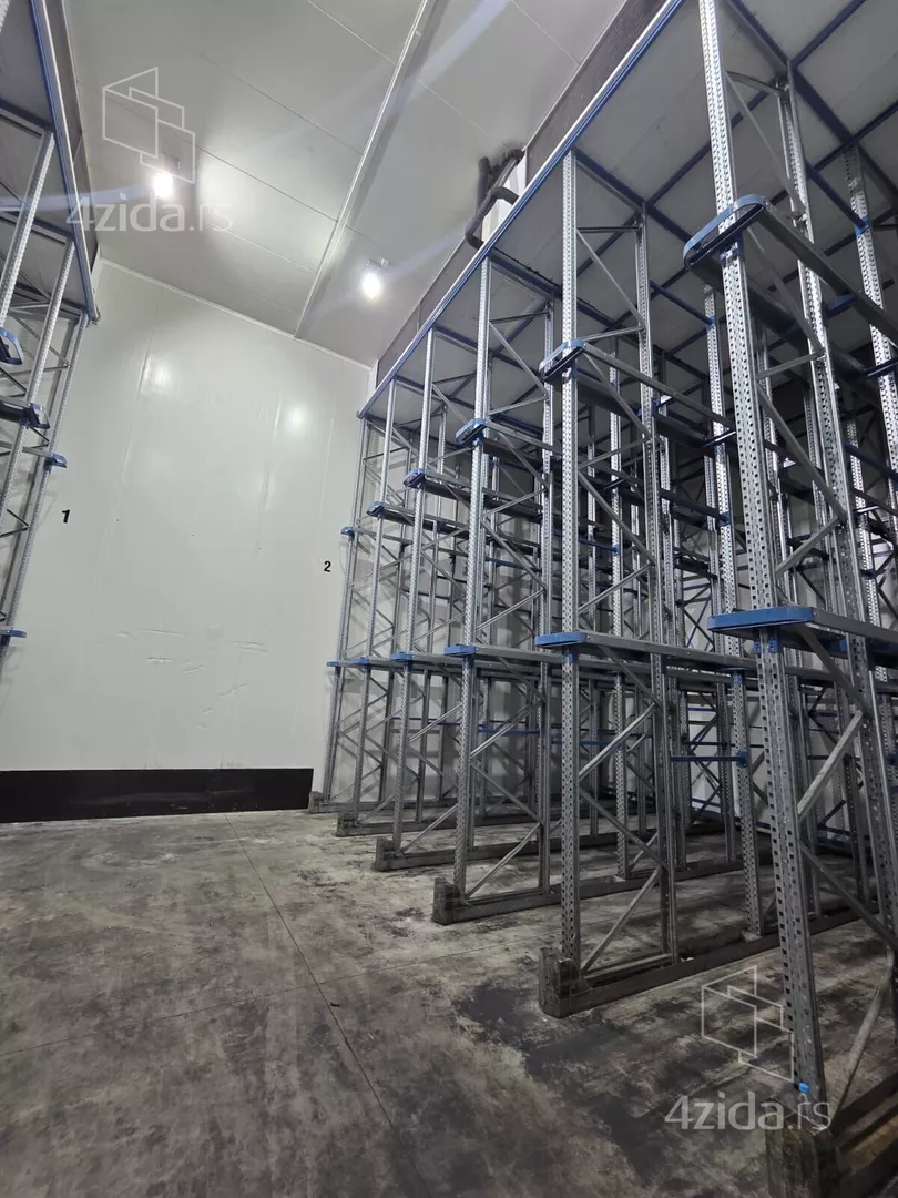 Poslovni prostor za izdavanje, Dobanovci, 1€, 4000m² — fotografija