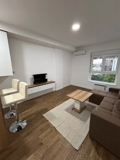 Milovana Gušića 101 | 4zida.rs