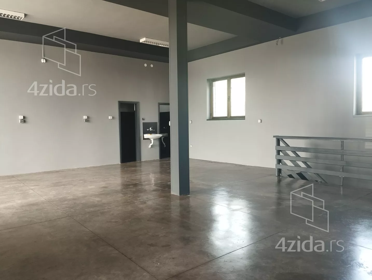 Poslovni prostor | 4zida