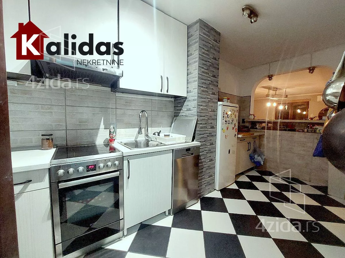 Četvorosoban stan | 4zida