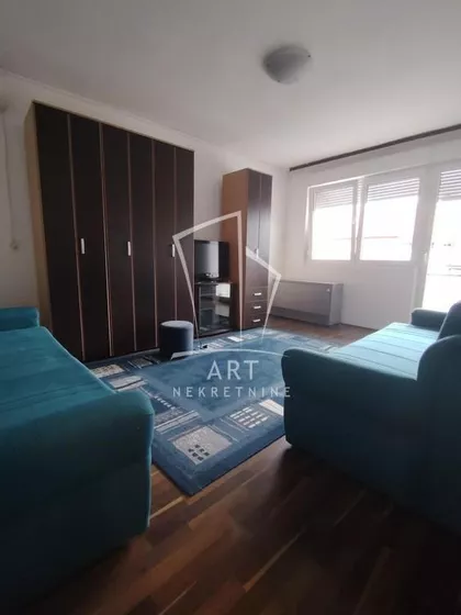 Dr Nika Miljanića | 4zida.rs