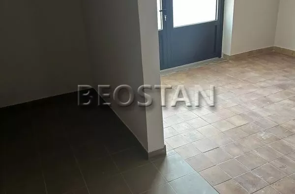 Šestosoban stan | 4zida