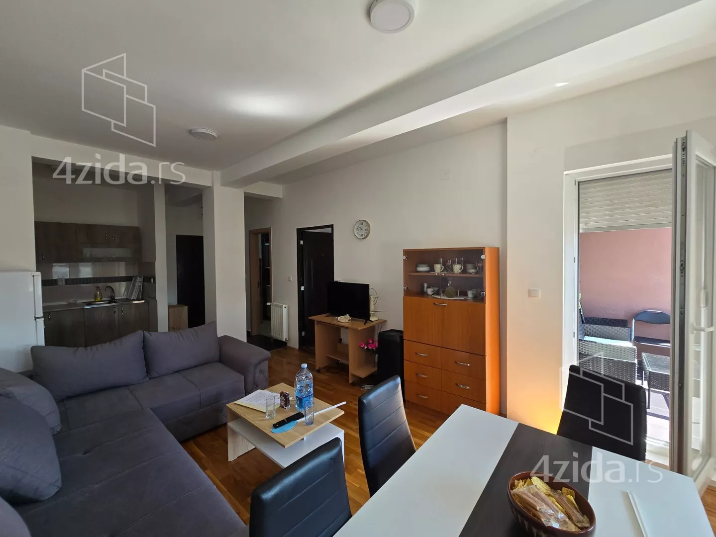 Četvoroiposoban stan | 4zida