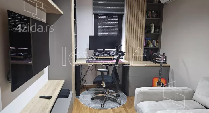 Četvoroiposoban stan | 4zida