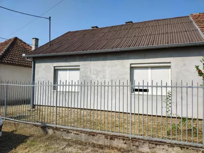 Kuća za izdavanje · 96 m² · Gradske lokacije, Sombor