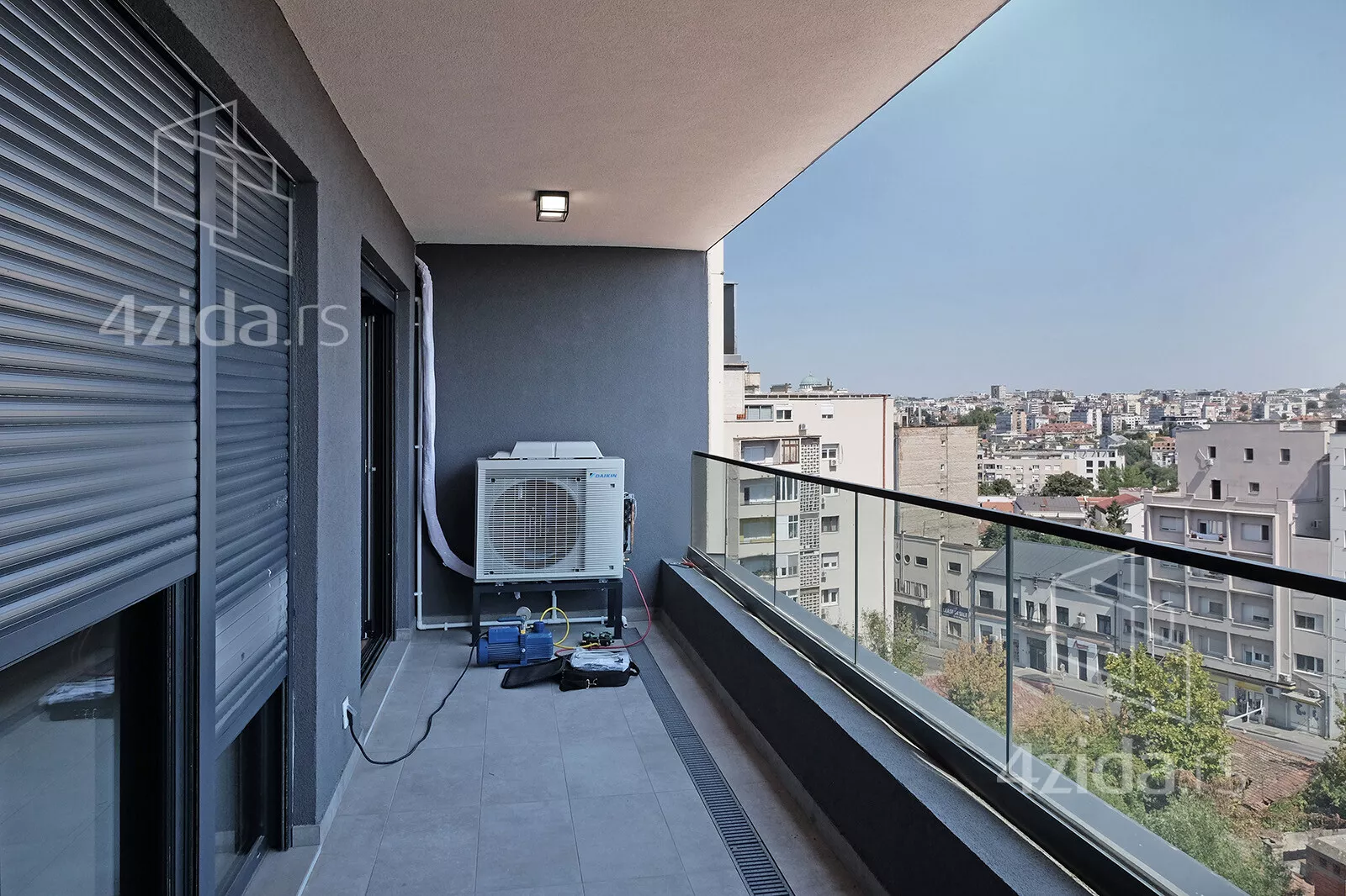 Petosoban stan | 4zida