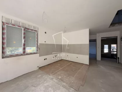 Mokroluška | 4zida.rs