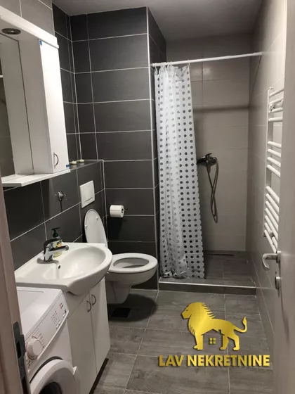 LUKIJANA MUŠICKOG | 4zida.rs