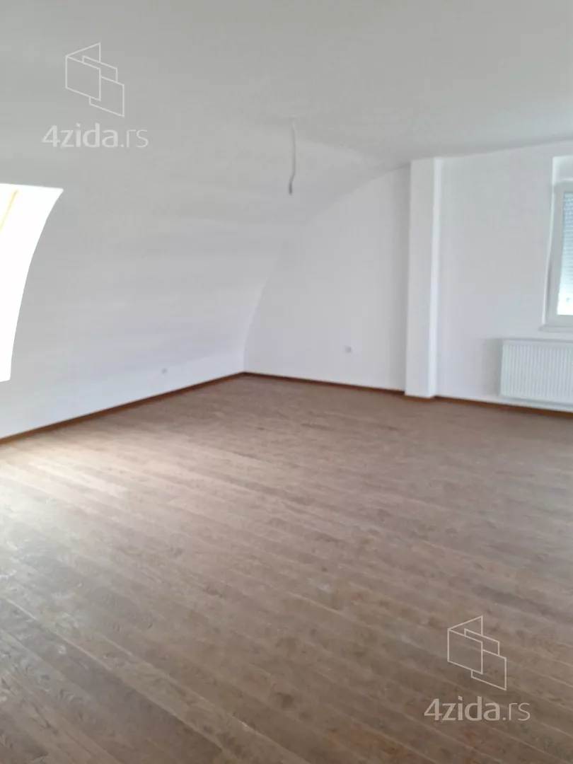 Šestosoban stan | 4zida