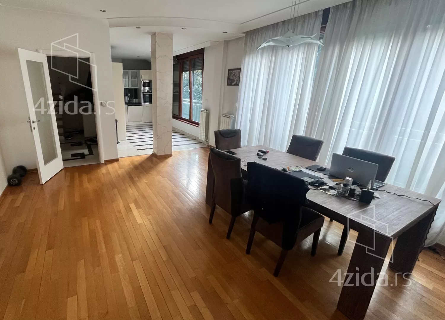 Troiposoban stan | 4zida