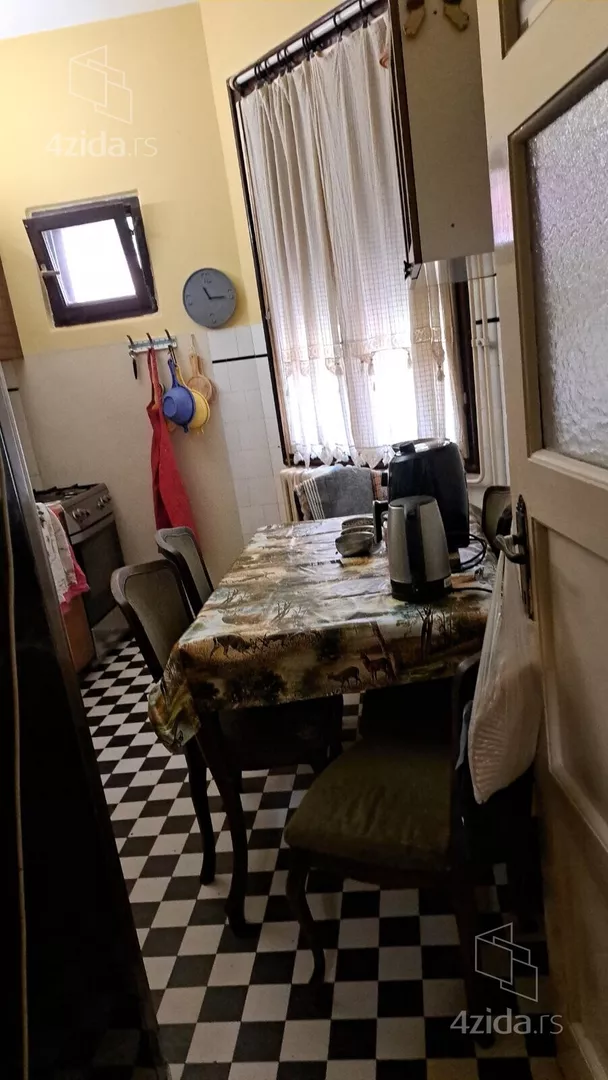 Petosoban stan | 4zida