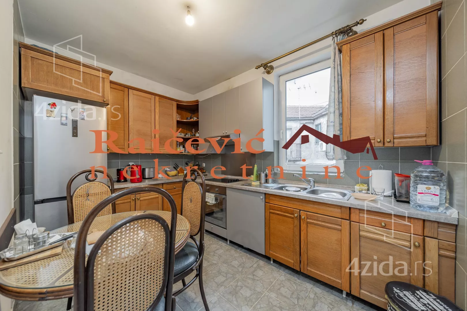 Petosoban stan | 4zida