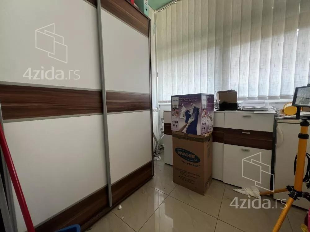 Lokal | 4zida