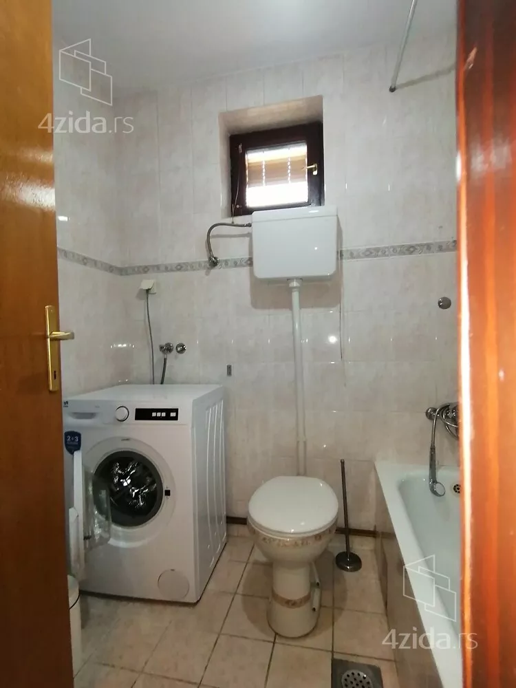 Petosoban stan | 4zida