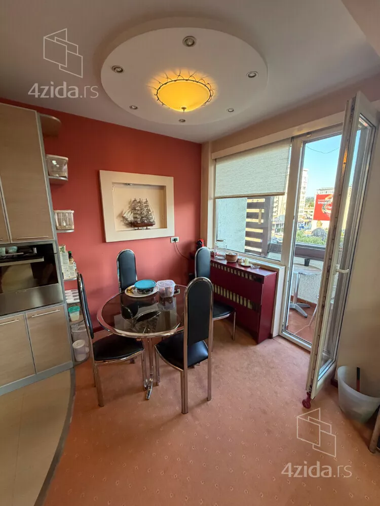 Troiposoban stan | 4zida