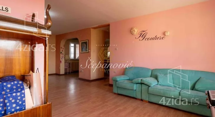 Petosoban stan | 4zida