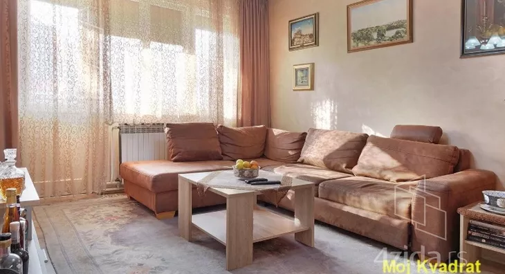 Šestosoban stan | 4zida