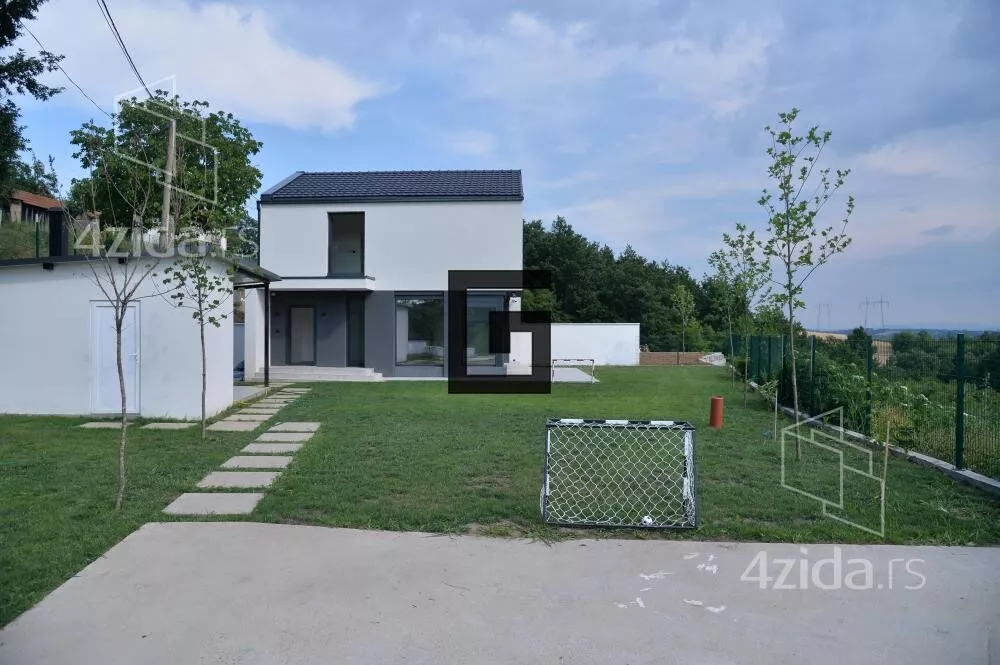 Kuća | 4zida