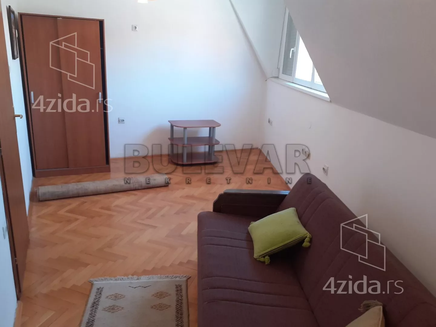 Lokal | 4zida