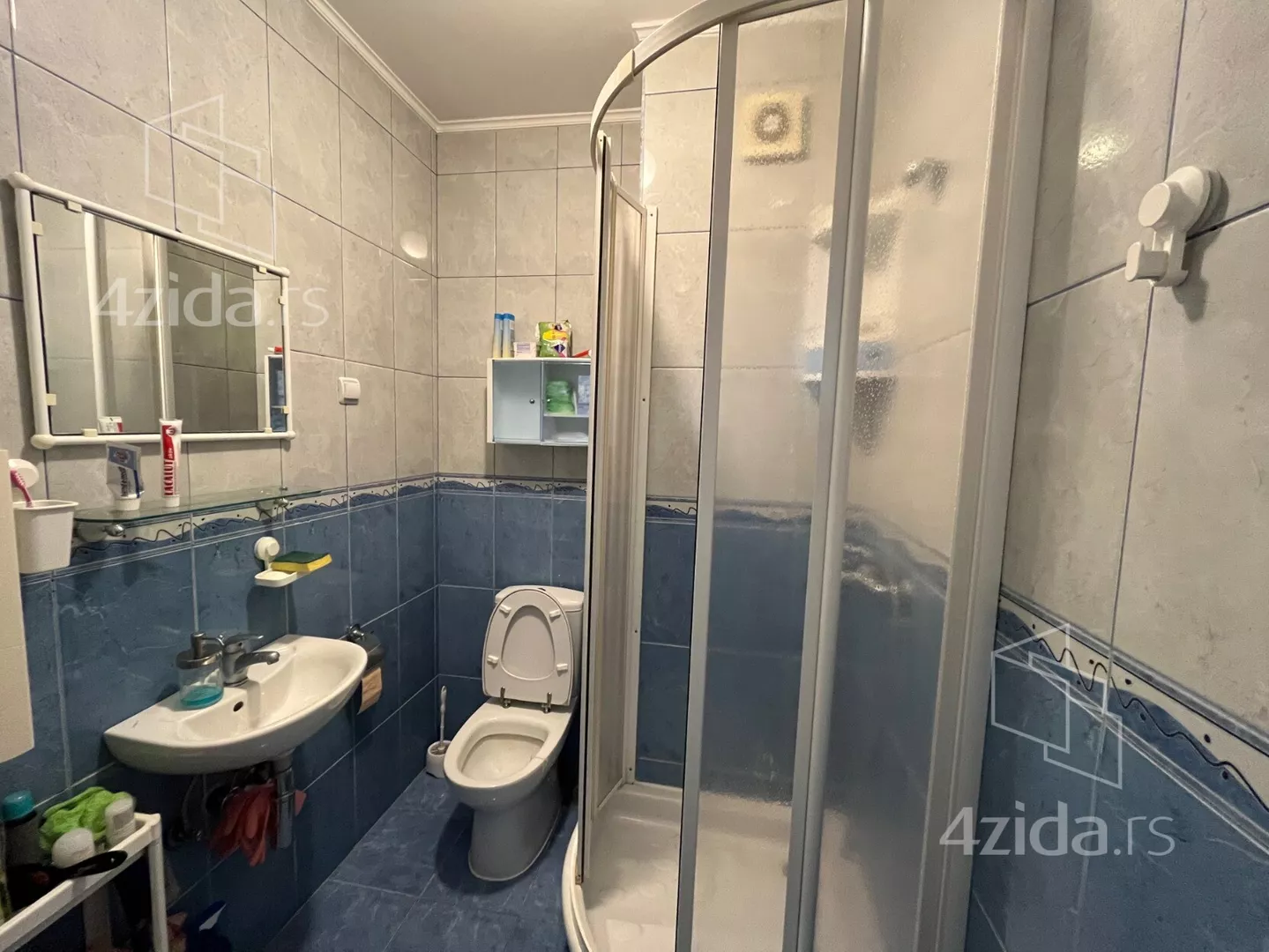 Četvoroiposoban stan | 4zida