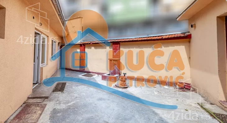 Lokal | 4zida
