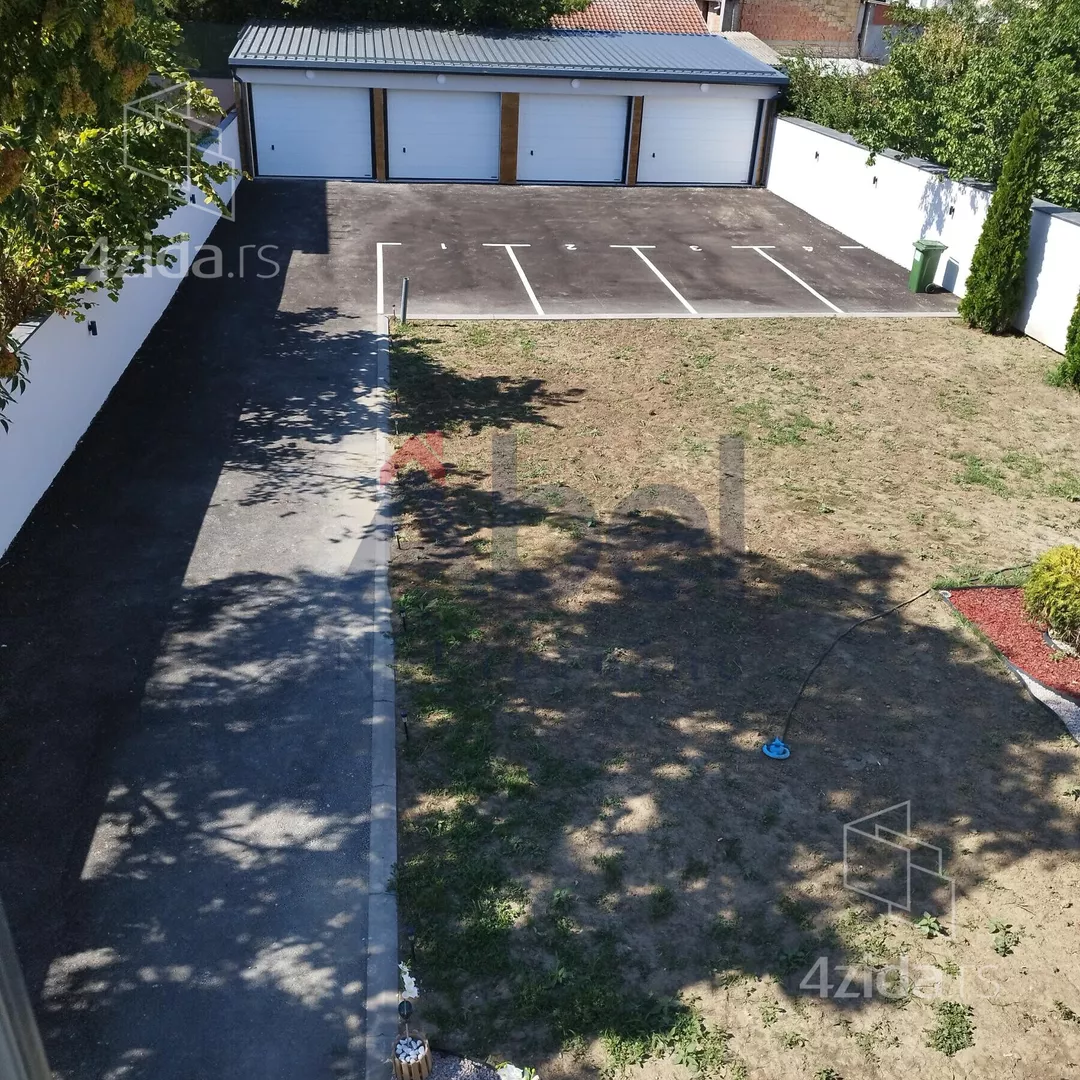 Šestosoban stan | 4zida