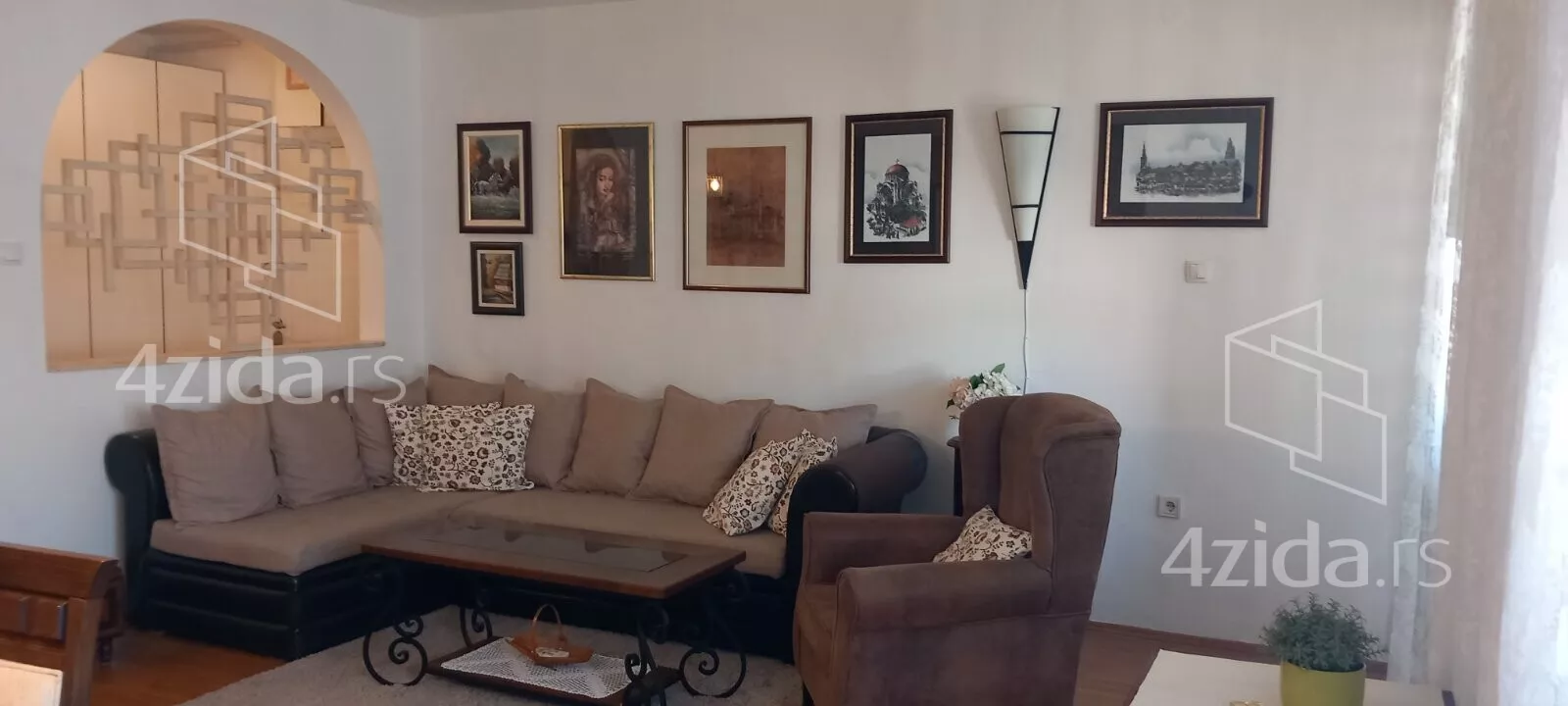 Jednoiposoban stan | 4zida