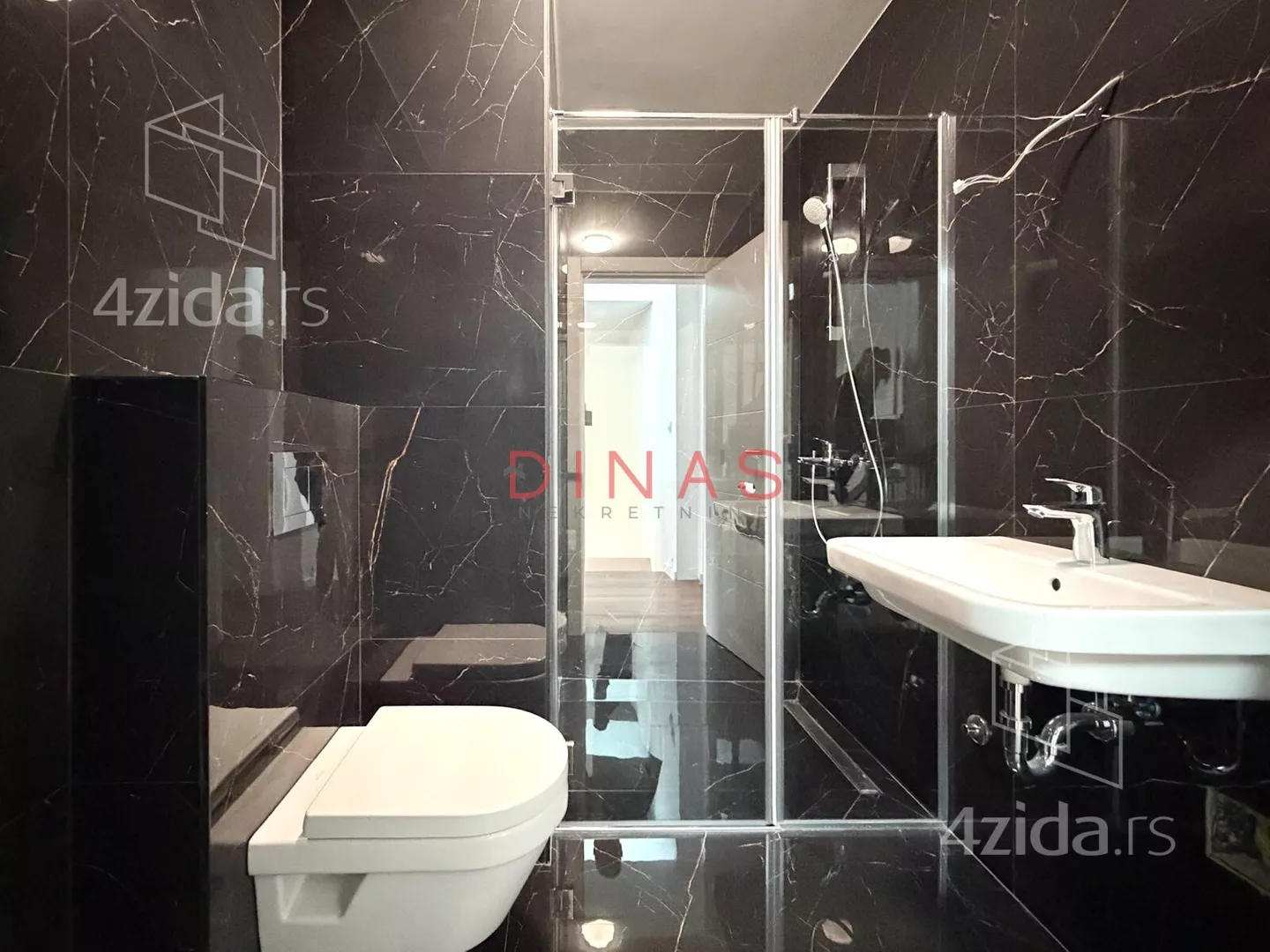 Šestosoban stan | 4zida