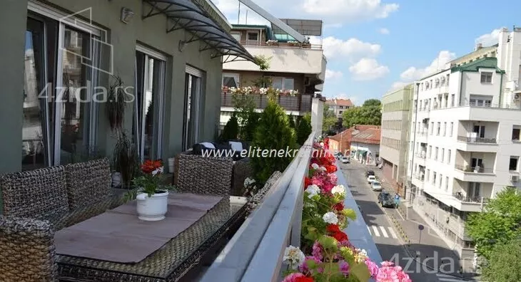 Petosoban stan | 4zida