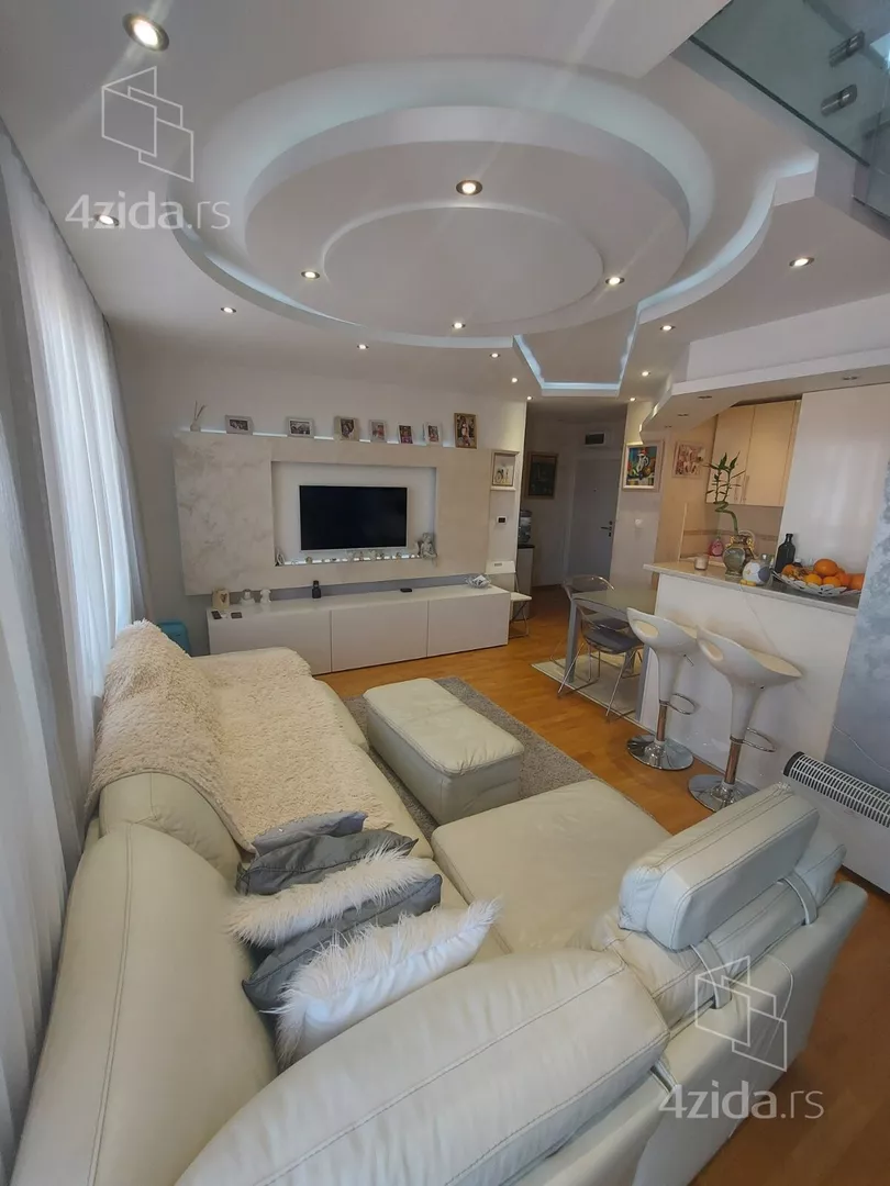 Četvoroiposoban stan | 4zida