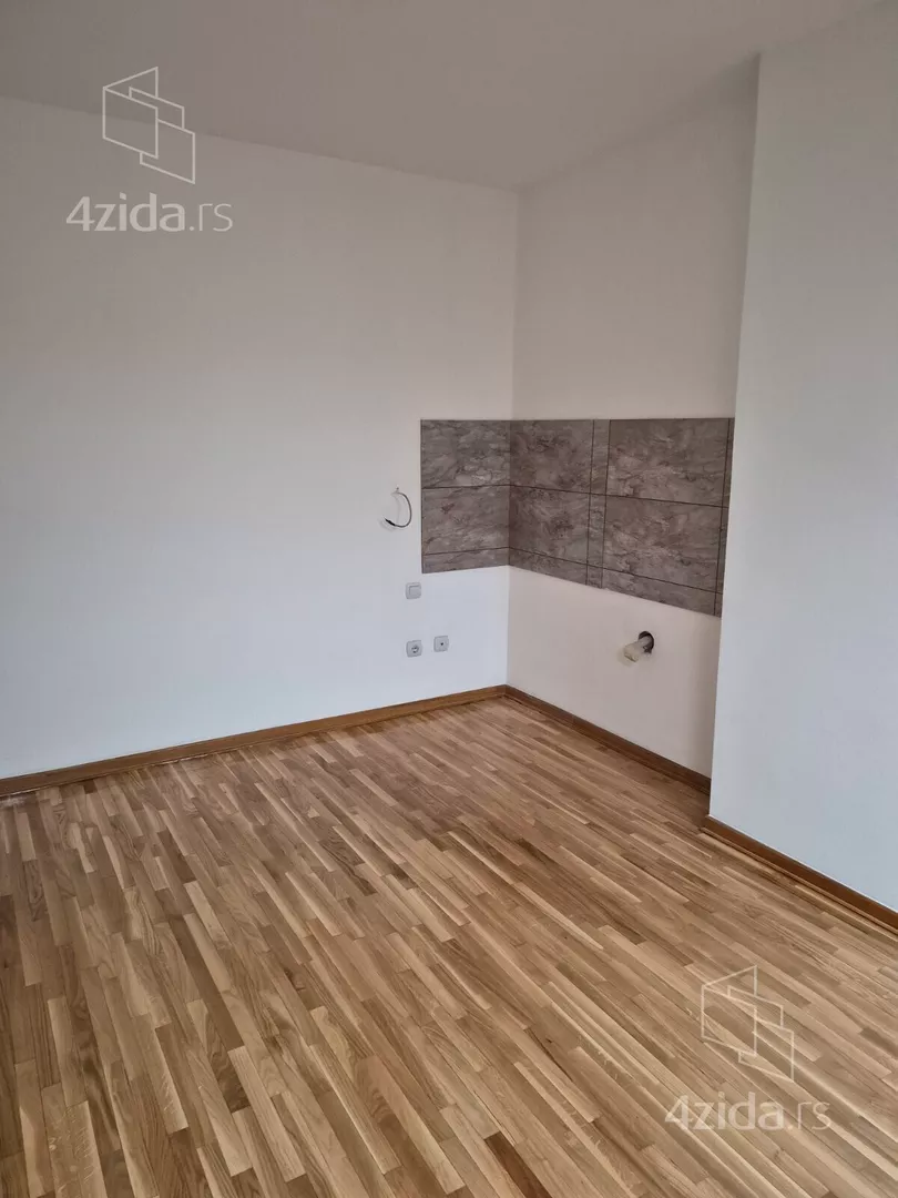 Četvoroiposoban stan | 4zida