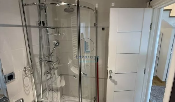 Četvoroiposoban stan | 4zida