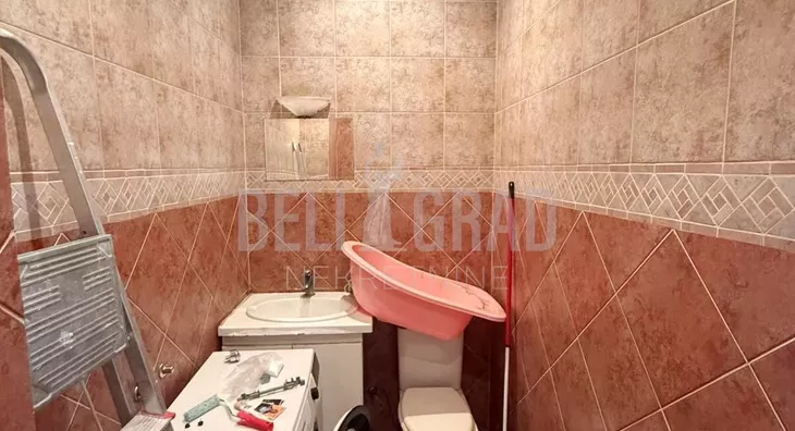 Šestosoban stan | 4zida