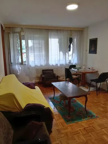 1. Maj
