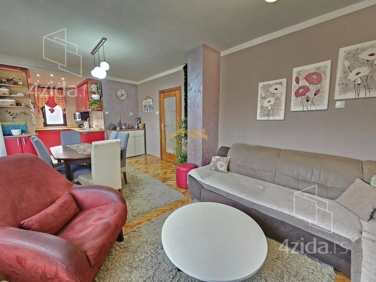 Četvorosoban stan | 4zida