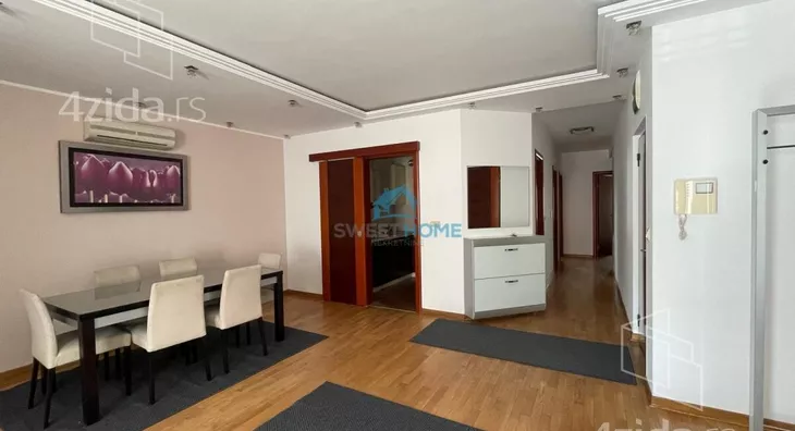 Petosoban stan | 4zida