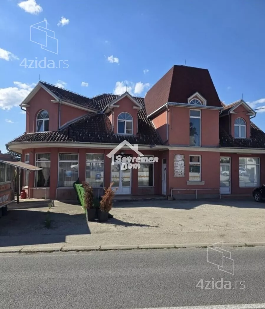 Poslovna zgrada | 4zida