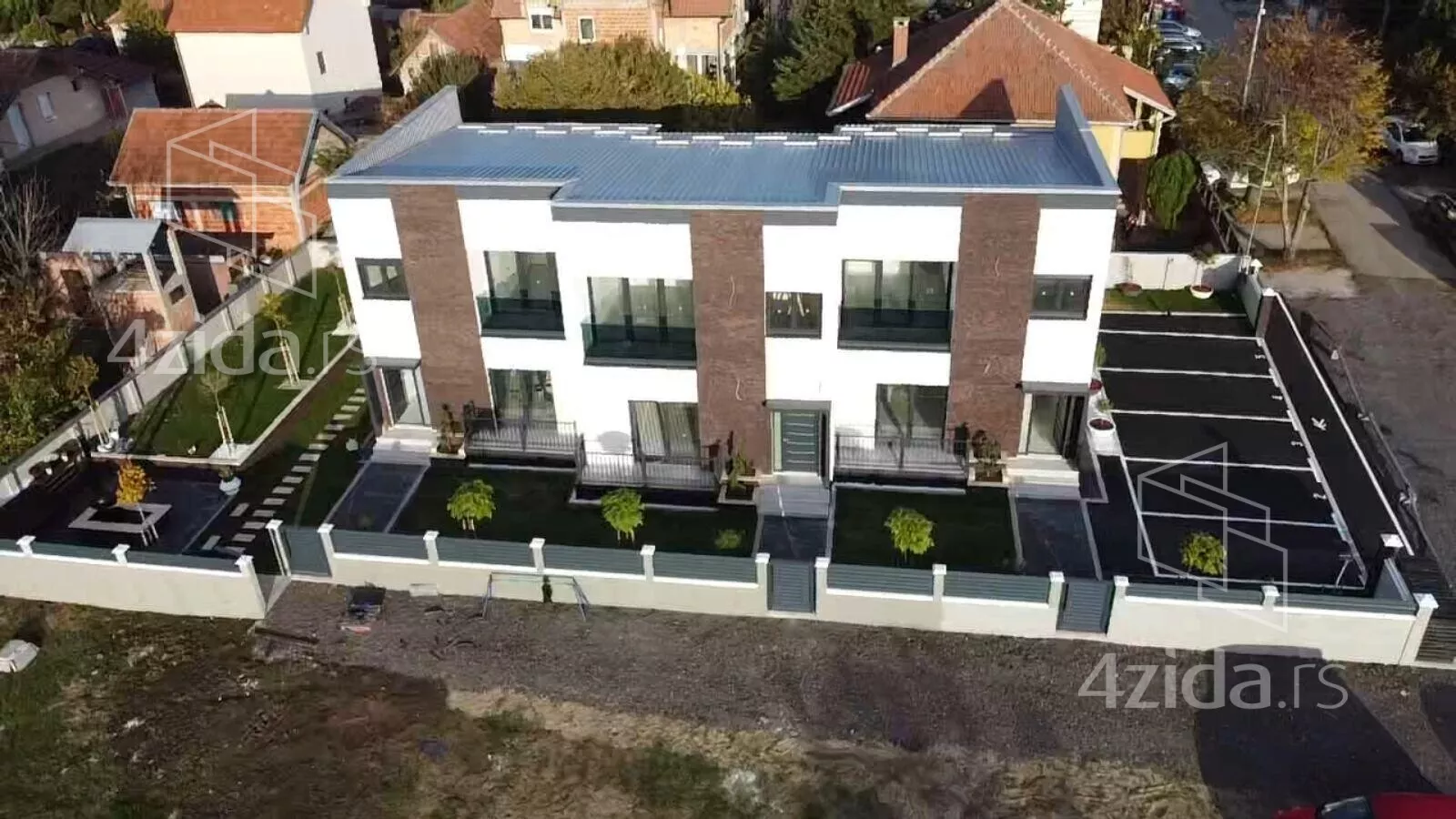 Četvorosoban stan | 4zida